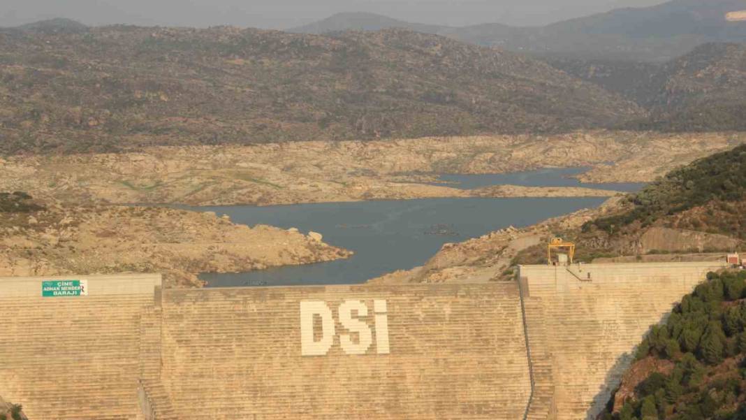 Adnan Menderes Barajı kuraklığın pençesinde: Avrupa'da birinciydi şimdi alarm veriyor 3